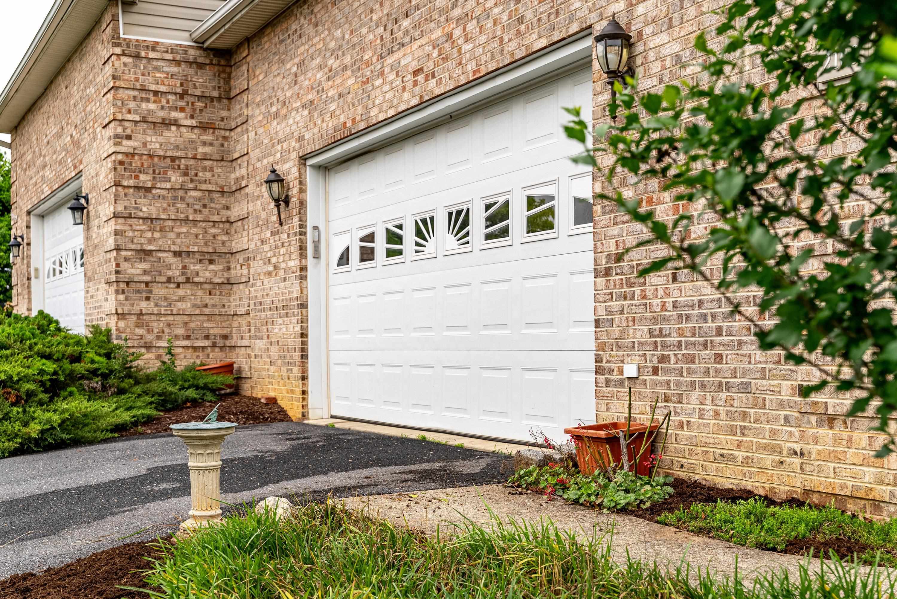 2100 LAKE TERRACE DR, HARRISONBURG, Virginia 22802, 3 Bedrooms Bedrooms, ,2 BathroomsBathrooms,Residential,2100 LAKE TERRACE DR,665947 MLS # 665947