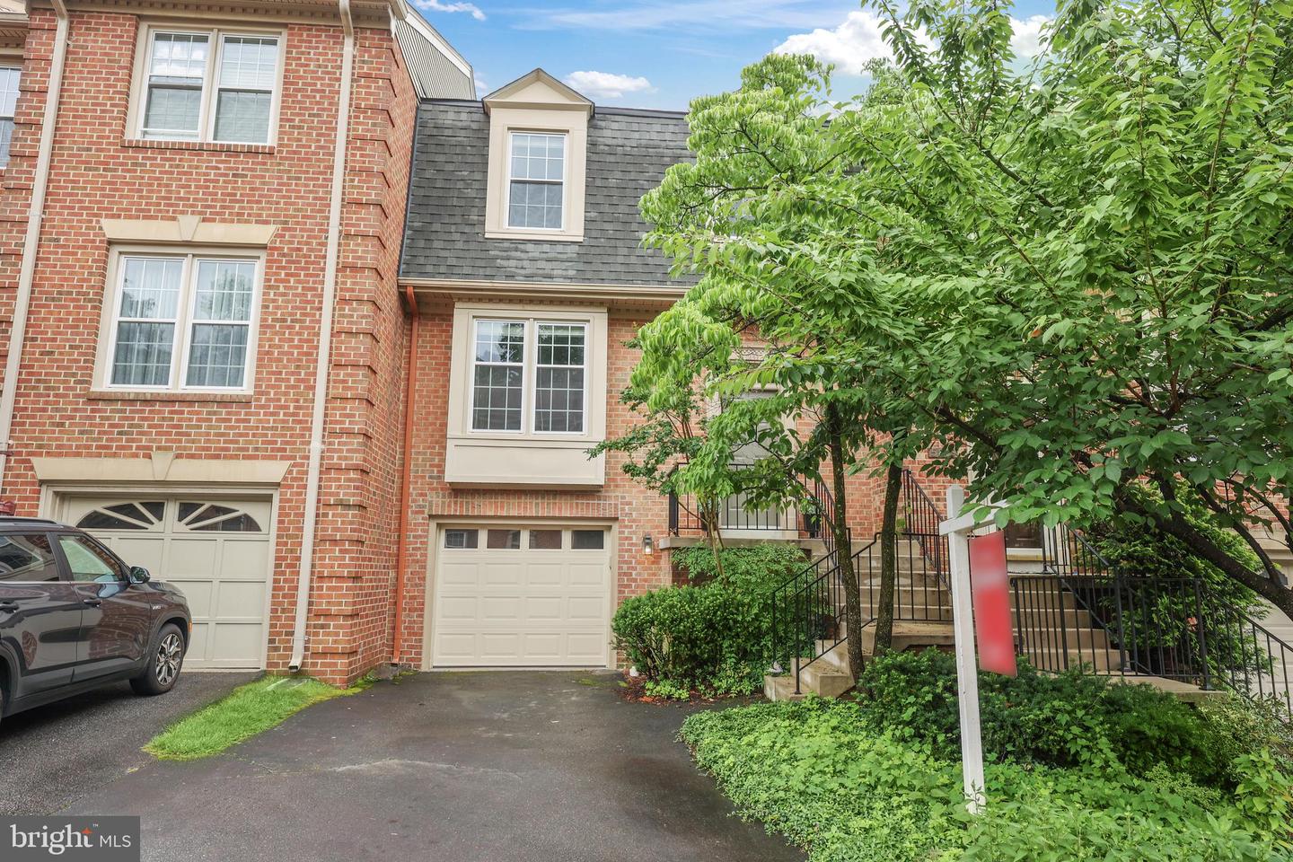 5813 IRON WILLOW CT, ALEXANDRIA, Virginia 22310, 3 Bedrooms Bedrooms, ,2 BathroomsBathrooms,Residential,For sale,5813 IRON WILLOW CT,VAFX2247860 MLS # VAFX2247860