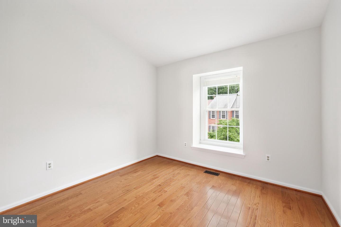 5813 IRON WILLOW CT, ALEXANDRIA, Virginia 22310, 3 Bedrooms Bedrooms, ,2 BathroomsBathrooms,Residential,For sale,5813 IRON WILLOW CT,VAFX2247860 MLS # VAFX2247860