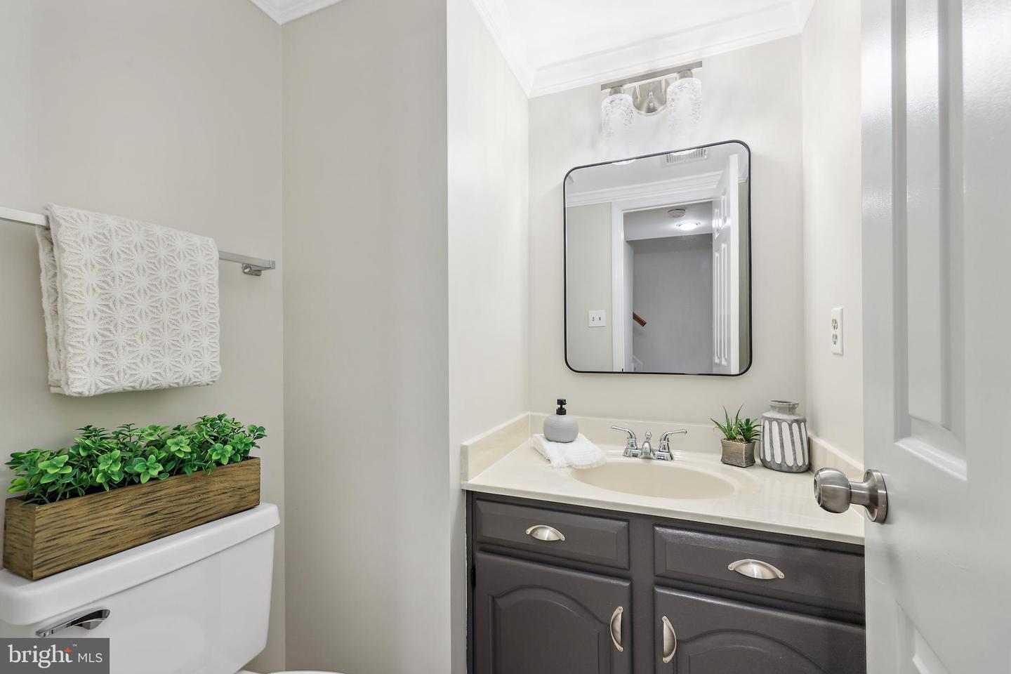 5813 IRON WILLOW CT, ALEXANDRIA, Virginia 22310, 3 Bedrooms Bedrooms, ,2 BathroomsBathrooms,Residential,For sale,5813 IRON WILLOW CT,VAFX2247860 MLS # VAFX2247860