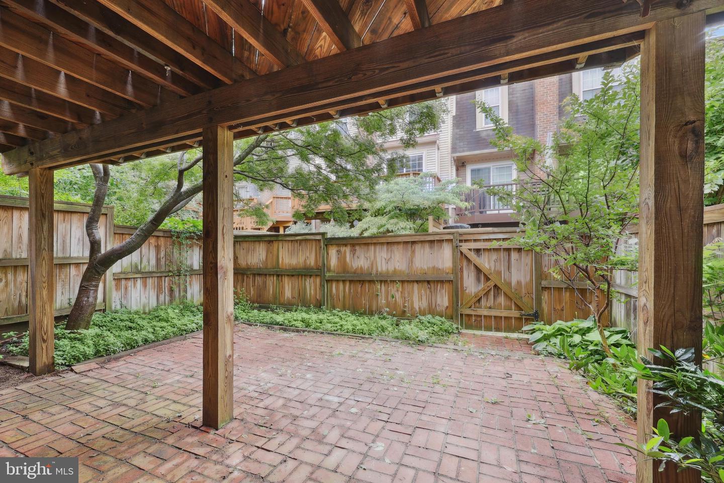 5813 IRON WILLOW CT, ALEXANDRIA, Virginia 22310, 3 Bedrooms Bedrooms, ,2 BathroomsBathrooms,Residential,For sale,5813 IRON WILLOW CT,VAFX2247860 MLS # VAFX2247860