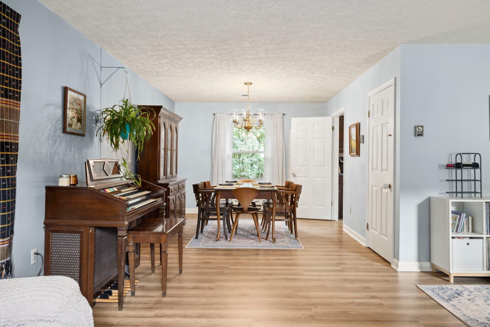 1233 PINEHURST RD, STAUNTON, Virginia 24401, 4 Bedrooms Bedrooms, ,3 BathroomsBathrooms,Residential,1233 PINEHURST RD,665957 MLS # 665957