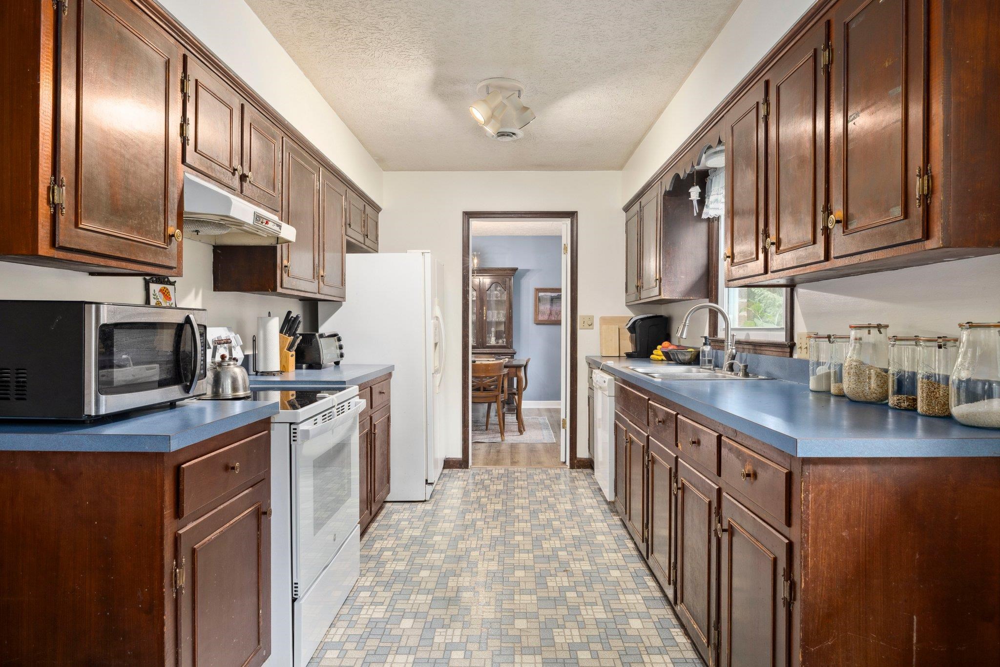 1233 PINEHURST RD, STAUNTON, Virginia 24401, 4 Bedrooms Bedrooms, ,3 BathroomsBathrooms,Residential,1233 PINEHURST RD,665957 MLS # 665957