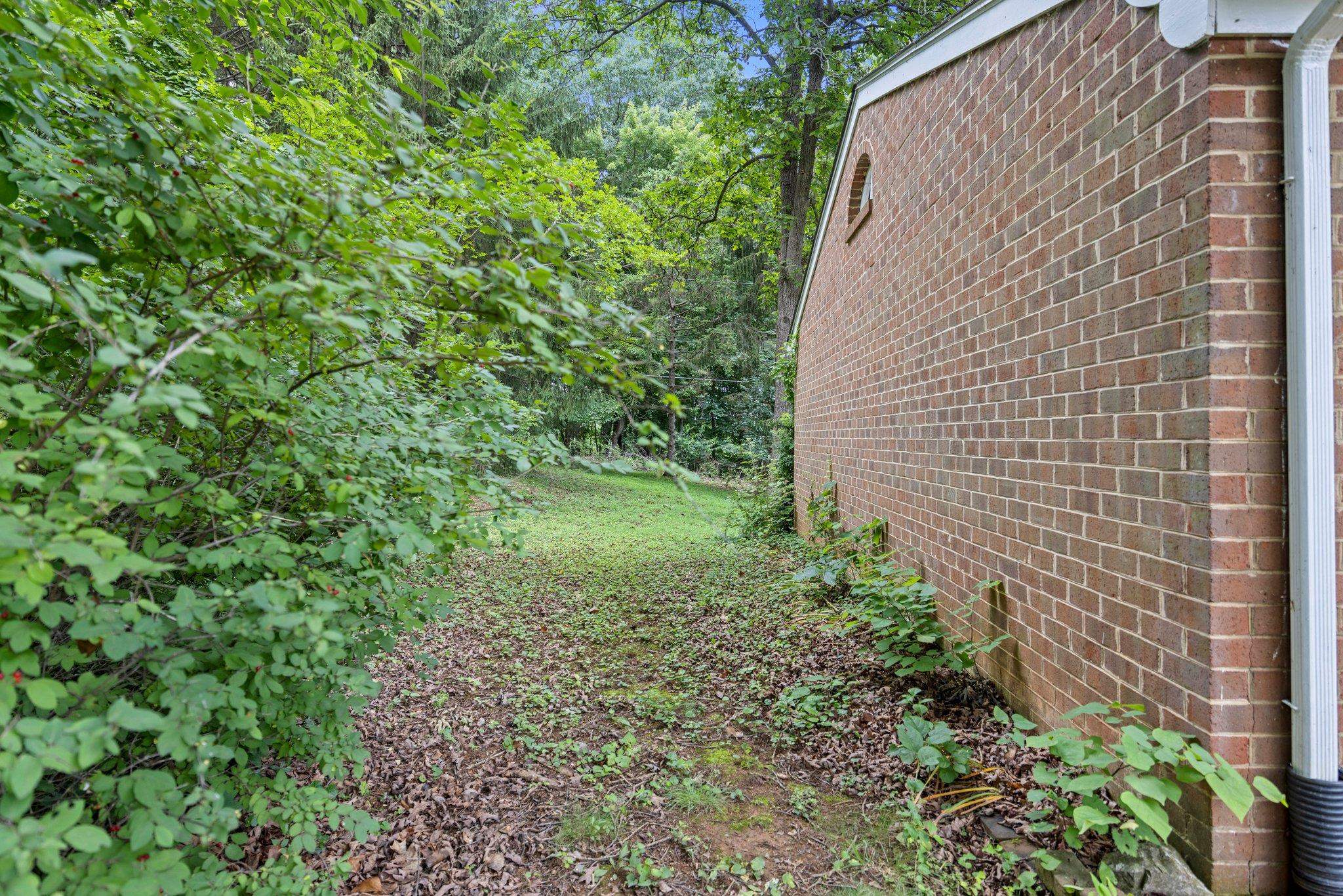 1233 PINEHURST RD, STAUNTON, Virginia 24401, 4 Bedrooms Bedrooms, ,3 BathroomsBathrooms,Residential,1233 PINEHURST RD,665957 MLS # 665957