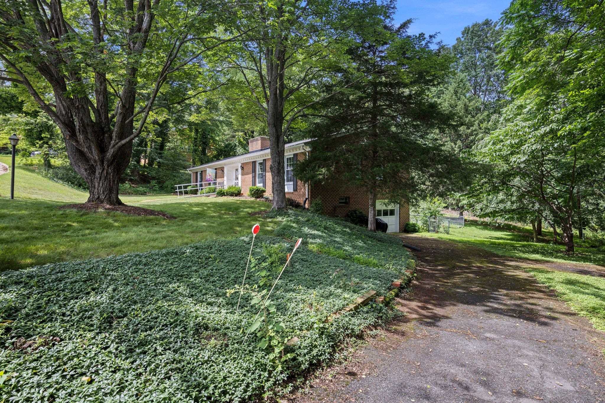 1233 PINEHURST RD, STAUNTON, Virginia 24401, 4 Bedrooms Bedrooms, ,3 BathroomsBathrooms,Residential,1233 PINEHURST RD,665957 MLS # 665957
