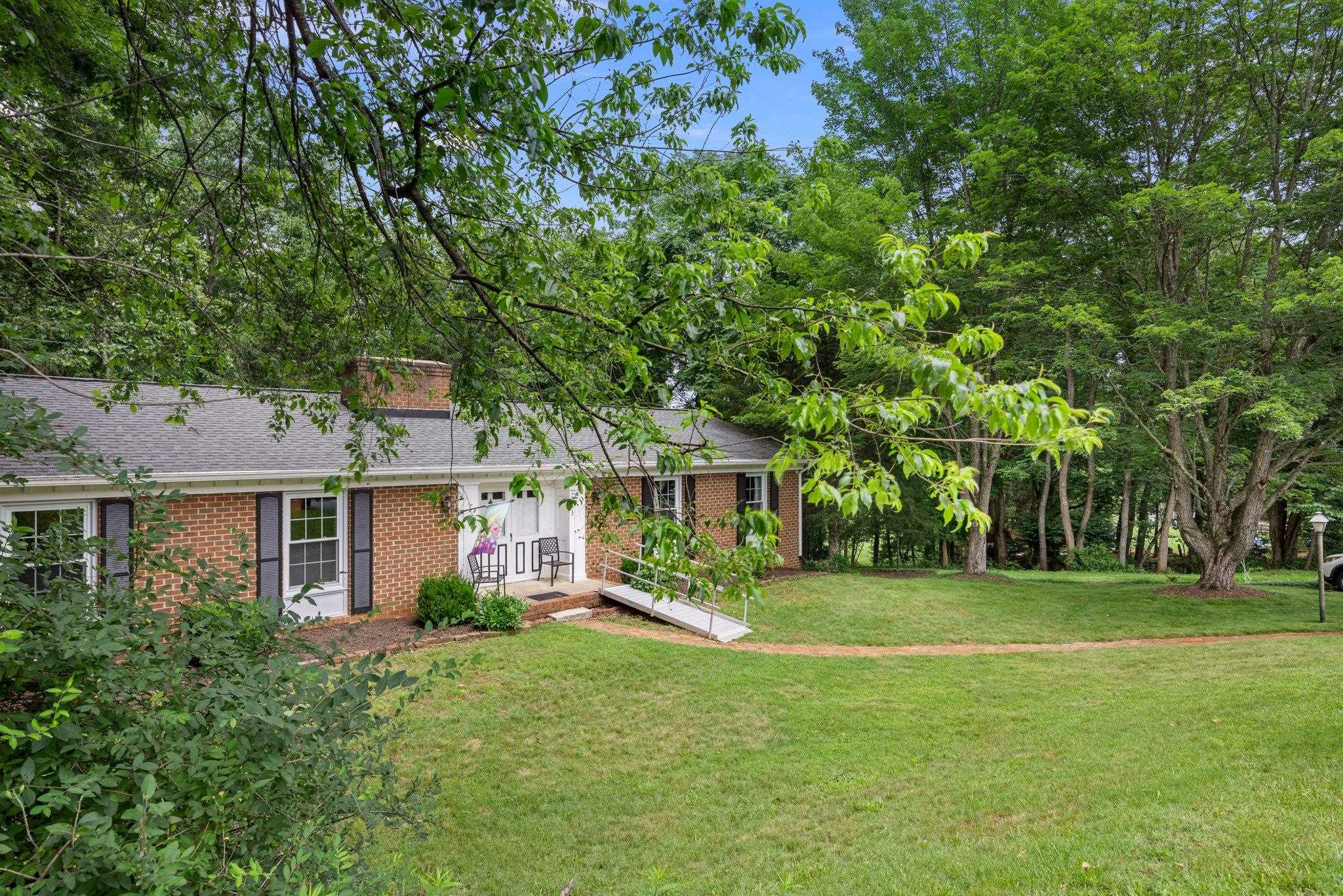 1233 PINEHURST RD, STAUNTON, Virginia 24401, 4 Bedrooms Bedrooms, ,3 BathroomsBathrooms,Residential,1233 PINEHURST RD,665957 MLS # 665957