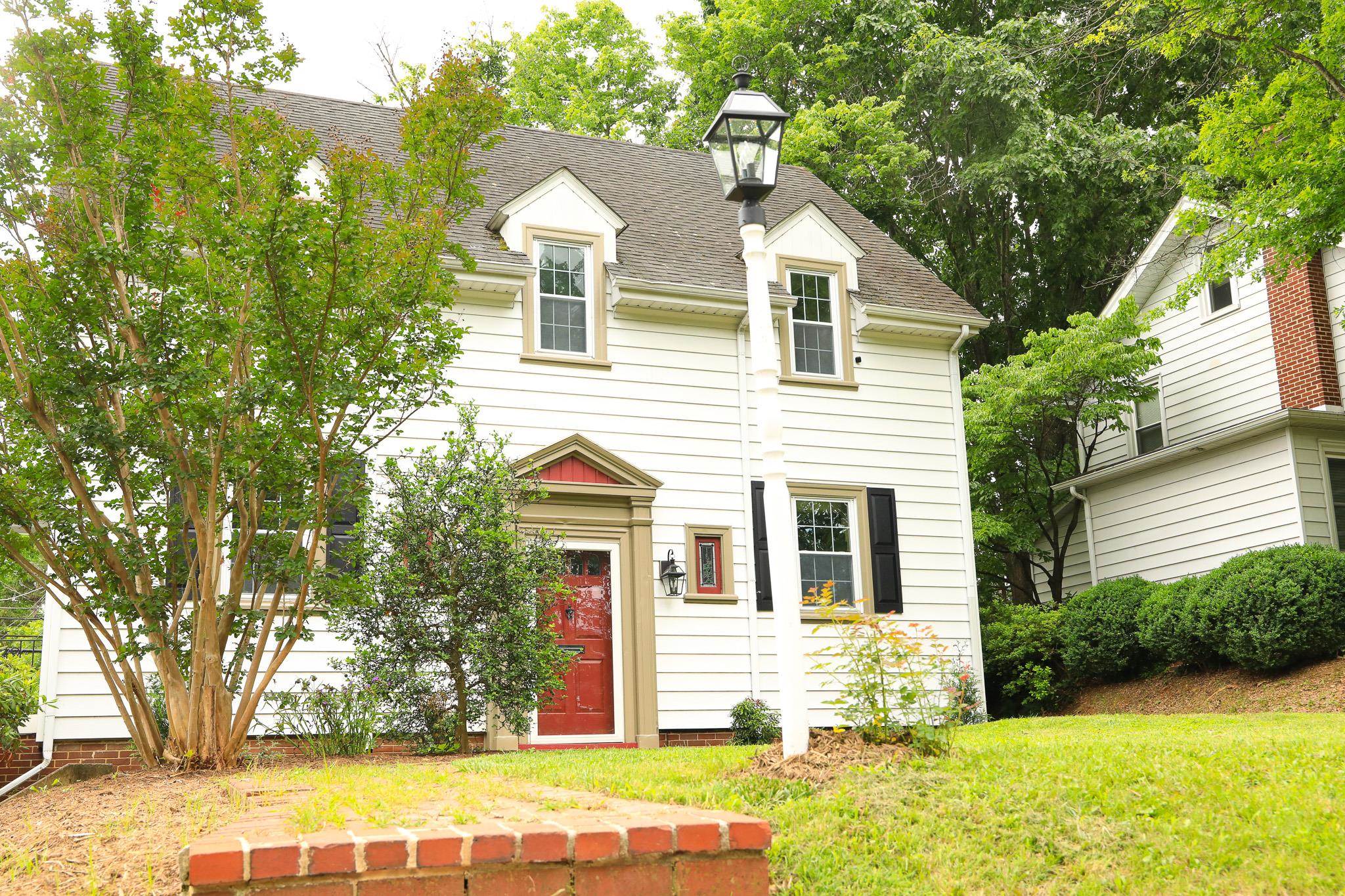 844 LYNDHURST RD, WAYNESBORO, Virginia 22980, 4 Bedrooms Bedrooms, ,1 BathroomBathrooms,Residential,844 LYNDHURST RD,665958 MLS # 665958