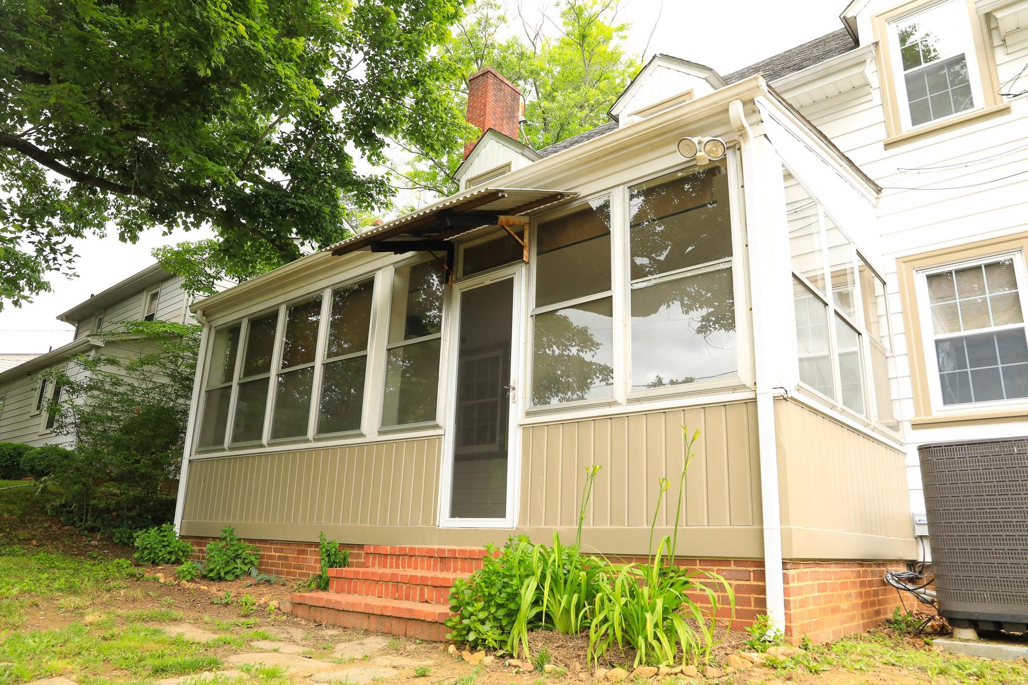 844 LYNDHURST RD, WAYNESBORO, Virginia 22980, 4 Bedrooms Bedrooms, ,1 BathroomBathrooms,Residential,844 LYNDHURST RD,665958 MLS # 665958