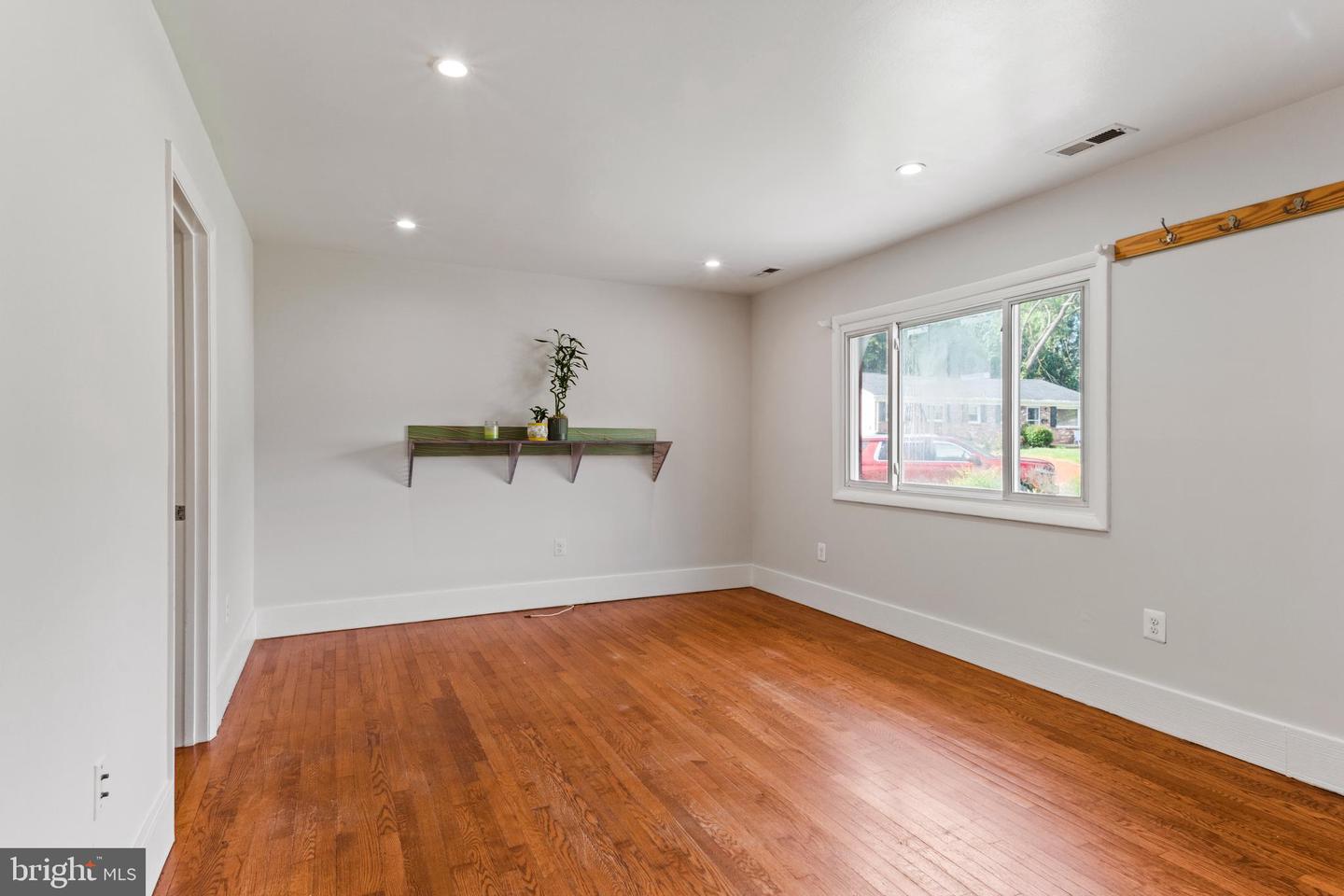 3709 FORESTDALE AVE, WOODBRIDGE, Virginia 22193, 6 Bedrooms Bedrooms, ,3 BathroomsBathrooms,Residential,For sale,3709 FORESTDALE AVE,VAPW2097376 MLS # VAPW2097376