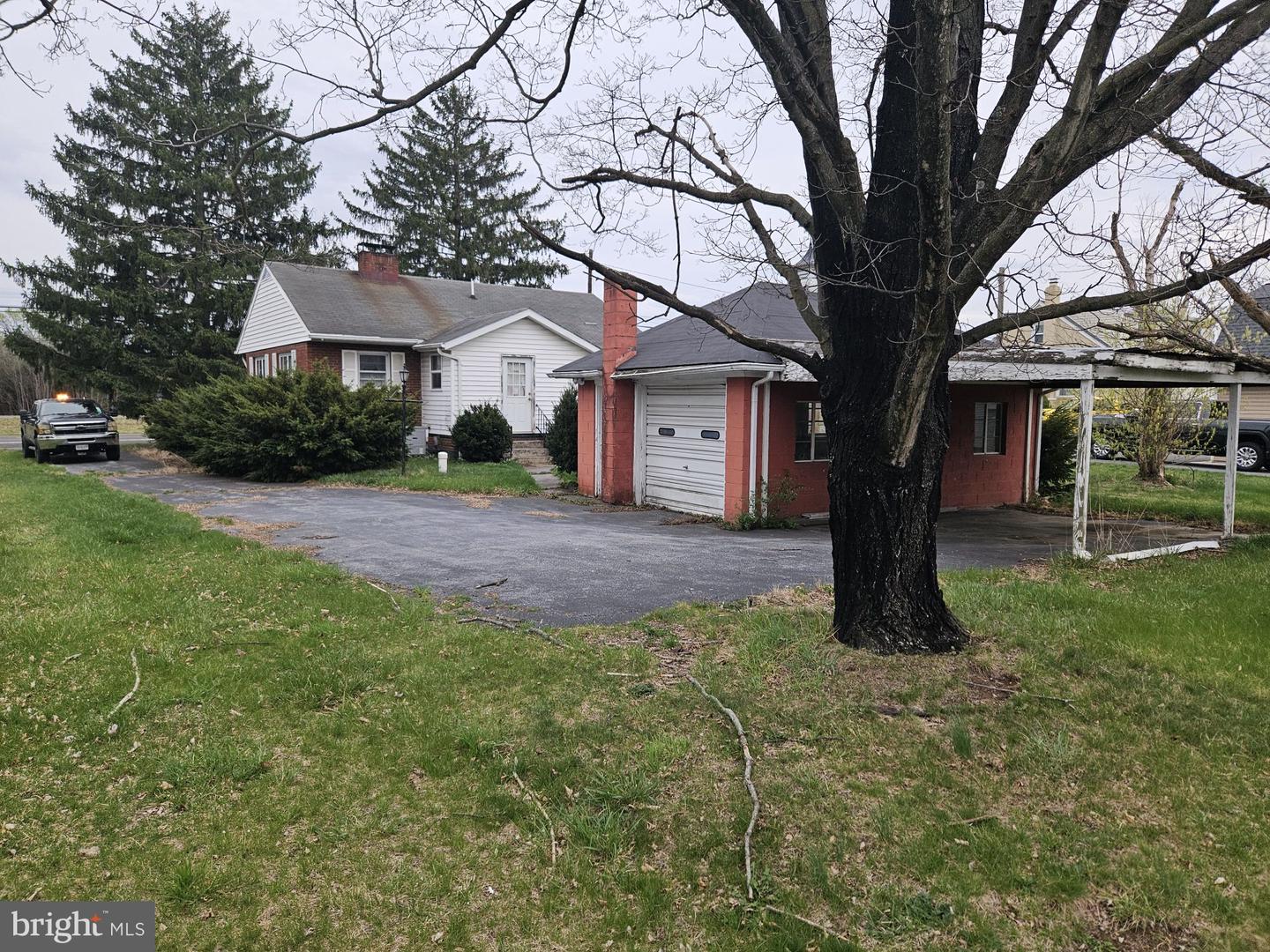 2304 FRONT ROYAL PIKE, WINCHESTER, Virginia 22602, 3 Bedrooms Bedrooms, ,1 BathroomBathrooms,Residential,For sale,2304 FRONT ROYAL PIKE,VAFV2034994 MLS # VAFV2034994