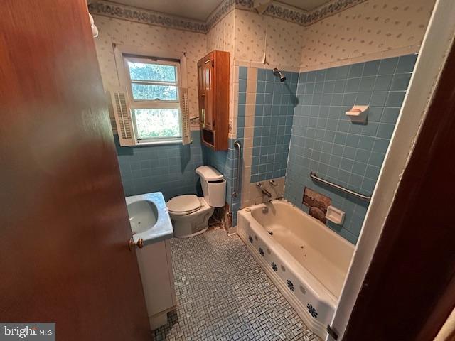2304 FRONT ROYAL PIKE, WINCHESTER, Virginia 22602, 3 Bedrooms Bedrooms, ,1 BathroomBathrooms,Residential,For sale,2304 FRONT ROYAL PIKE,VAFV2034994 MLS # VAFV2034994