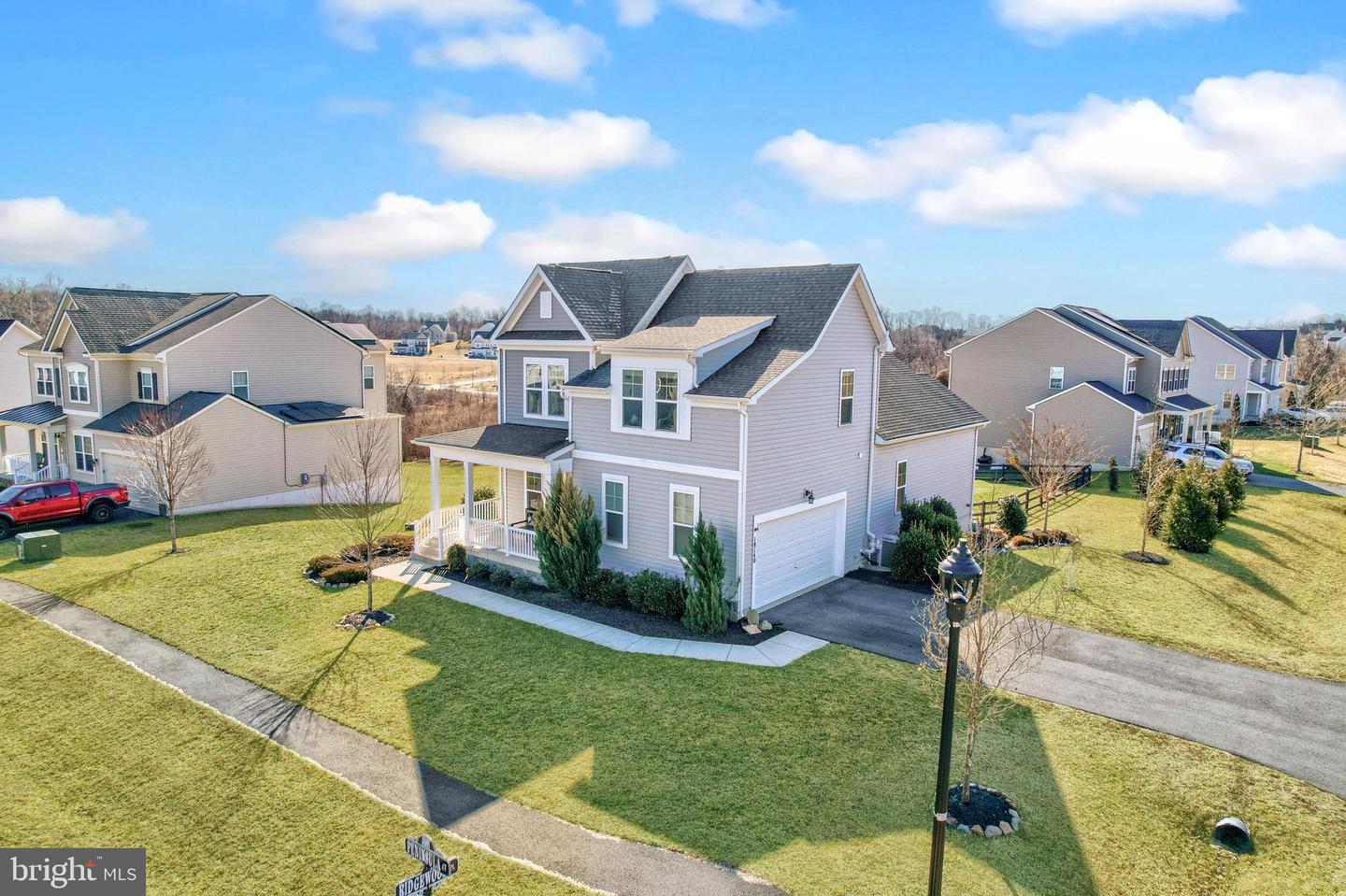 18140 RIDGEWOOD PL, ROUND HILL, Virginia 20141, 5 Bedrooms Bedrooms, 9 Rooms Rooms,4 BathroomsBathrooms,Residential,For sale,18140 RIDGEWOOD PL,VALO2099964 MLS # VALO2099964
