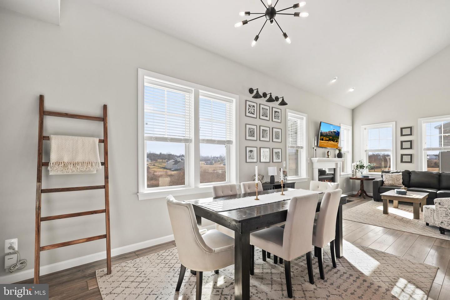 18140 RIDGEWOOD PL, ROUND HILL, Virginia 20141, 5 Bedrooms Bedrooms, 9 Rooms Rooms,4 BathroomsBathrooms,Residential,For sale,18140 RIDGEWOOD PL,VALO2099964 MLS # VALO2099964
