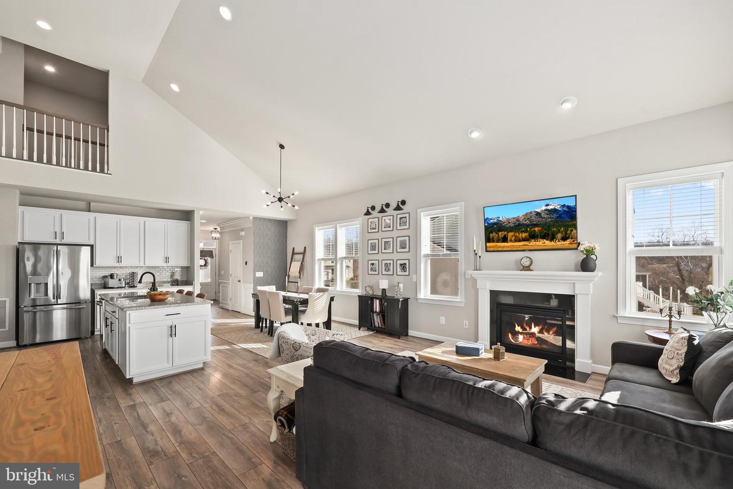 18140 RIDGEWOOD PL, ROUND HILL, Virginia 20141, 5 Bedrooms Bedrooms, 9 Rooms Rooms,4 BathroomsBathrooms,Residential,For sale,18140 RIDGEWOOD PL,VALO2099964 MLS # VALO2099964