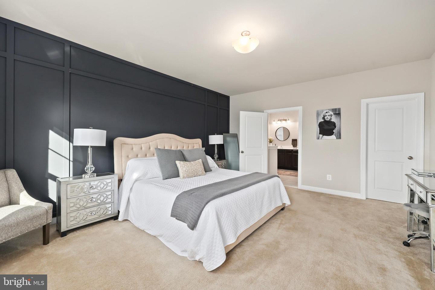 18140 RIDGEWOOD PL, ROUND HILL, Virginia 20141, 5 Bedrooms Bedrooms, 9 Rooms Rooms,4 BathroomsBathrooms,Residential,For sale,18140 RIDGEWOOD PL,VALO2099964 MLS # VALO2099964