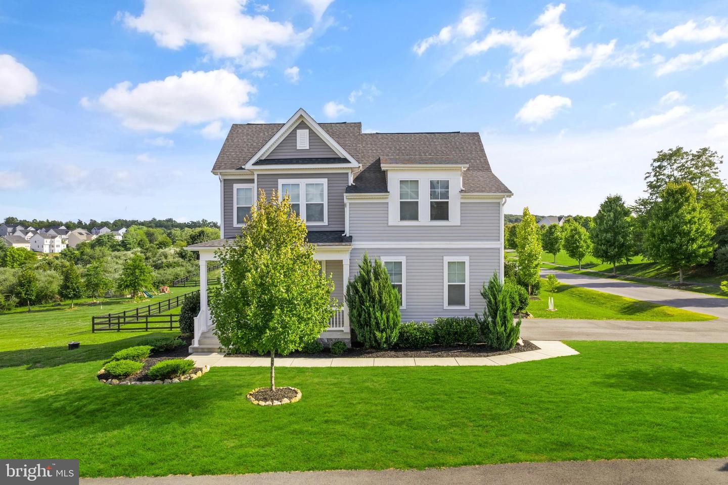 18140 RIDGEWOOD PL, ROUND HILL, Virginia 20141, 5 Bedrooms Bedrooms, 9 Rooms Rooms,4 BathroomsBathrooms,Residential,For sale,18140 RIDGEWOOD PL,VALO2099964 MLS # VALO2099964