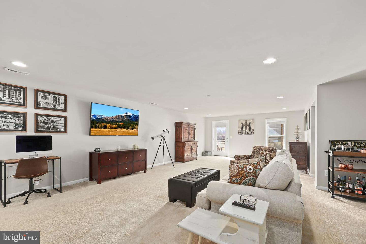 18140 RIDGEWOOD PL, ROUND HILL, Virginia 20141, 5 Bedrooms Bedrooms, 9 Rooms Rooms,4 BathroomsBathrooms,Residential,For sale,18140 RIDGEWOOD PL,VALO2099964 MLS # VALO2099964