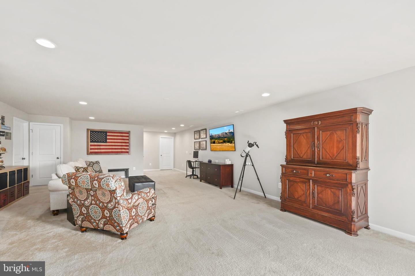 18140 RIDGEWOOD PL, ROUND HILL, Virginia 20141, 5 Bedrooms Bedrooms, 9 Rooms Rooms,4 BathroomsBathrooms,Residential,For sale,18140 RIDGEWOOD PL,VALO2099964 MLS # VALO2099964
