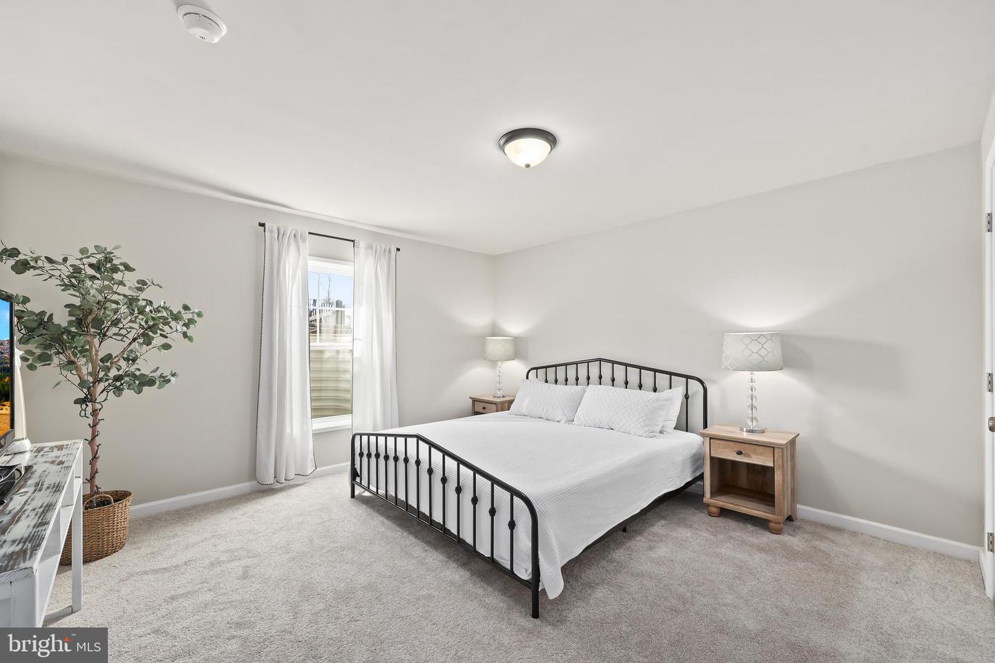 18140 RIDGEWOOD PL, ROUND HILL, Virginia 20141, 5 Bedrooms Bedrooms, 9 Rooms Rooms,4 BathroomsBathrooms,Residential,For sale,18140 RIDGEWOOD PL,VALO2099964 MLS # VALO2099964