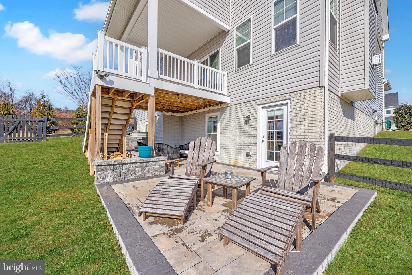 18140 RIDGEWOOD PL, ROUND HILL, Virginia 20141, 5 Bedrooms Bedrooms, 9 Rooms Rooms,4 BathroomsBathrooms,Residential,For sale,18140 RIDGEWOOD PL,VALO2099964 MLS # VALO2099964