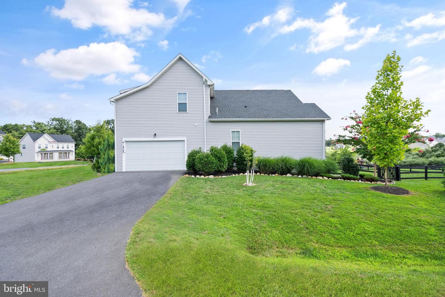 18140 RIDGEWOOD PL, ROUND HILL, Virginia 20141, 5 Bedrooms Bedrooms, 9 Rooms Rooms,4 BathroomsBathrooms,Residential,For sale,18140 RIDGEWOOD PL,VALO2099964 MLS # VALO2099964