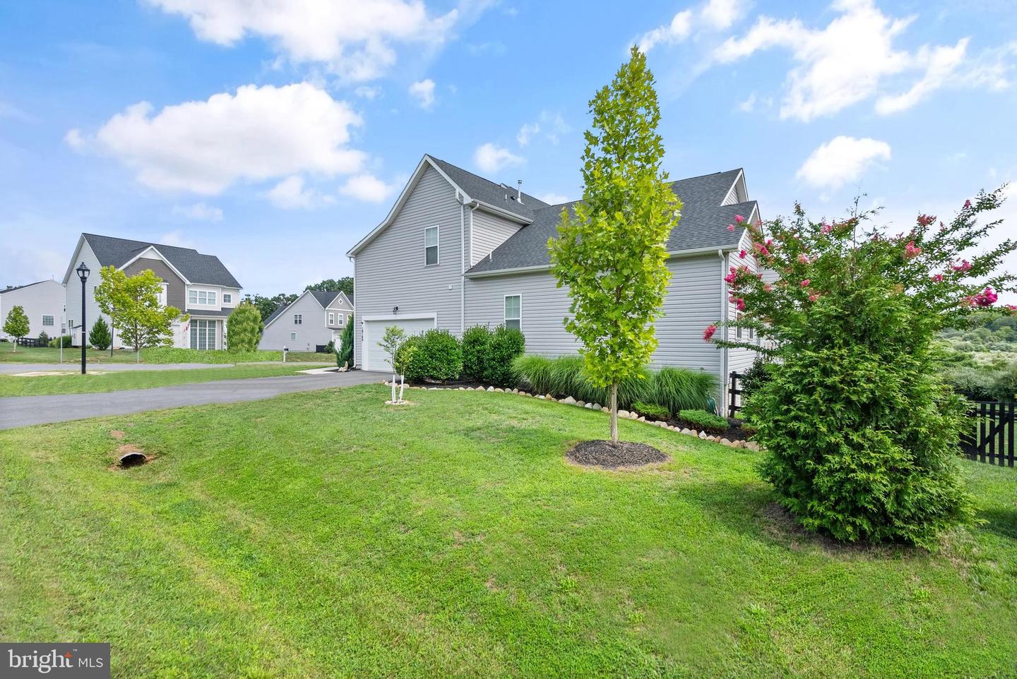 18140 RIDGEWOOD PL, ROUND HILL, Virginia 20141, 5 Bedrooms Bedrooms, 9 Rooms Rooms,4 BathroomsBathrooms,Residential,For sale,18140 RIDGEWOOD PL,VALO2099964 MLS # VALO2099964