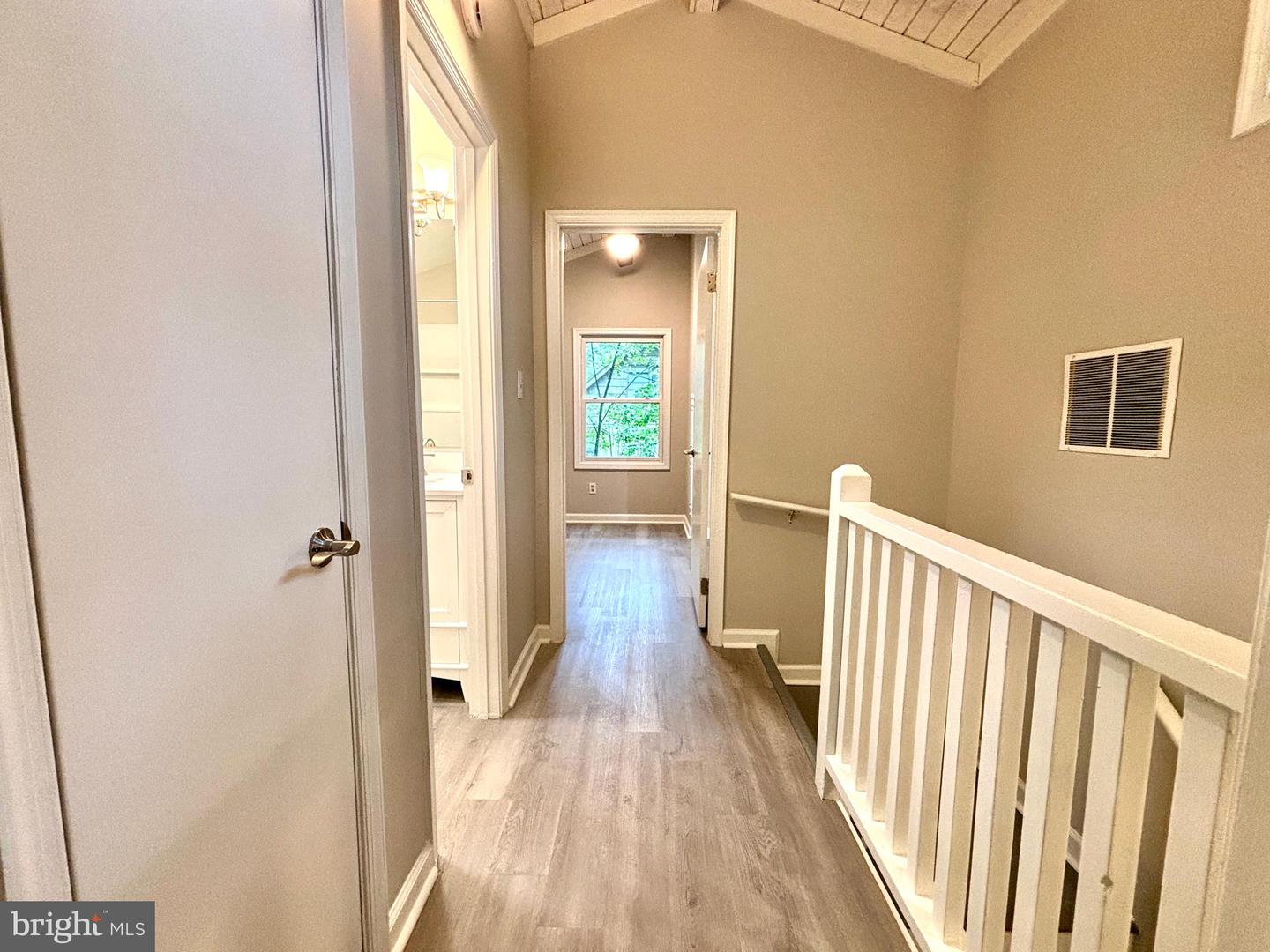 1078 LAKEVIEW DR, CROSS JUNCTION, Virginia 22625, 4 Bedrooms Bedrooms, ,2 BathroomsBathrooms,Residential,For sale,1078 LAKEVIEW DR,VAFV2034996 MLS # VAFV2034996
