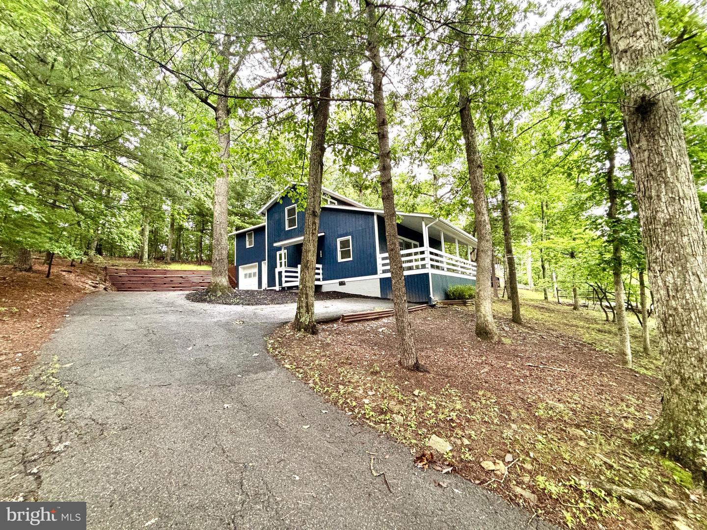 1078 LAKEVIEW DR, CROSS JUNCTION, Virginia 22625, 4 Bedrooms Bedrooms, ,2 BathroomsBathrooms,Residential,For sale,1078 LAKEVIEW DR,VAFV2034996 MLS # VAFV2034996