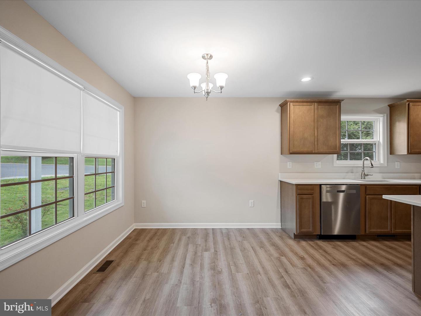564 GREAT OAK CT, WOODSTOCK, Virginia 22664, 3 Bedrooms Bedrooms, ,2 BathroomsBathrooms,Residential,For sale,564 GREAT OAK CT,VASH2011752 MLS # VASH2011752