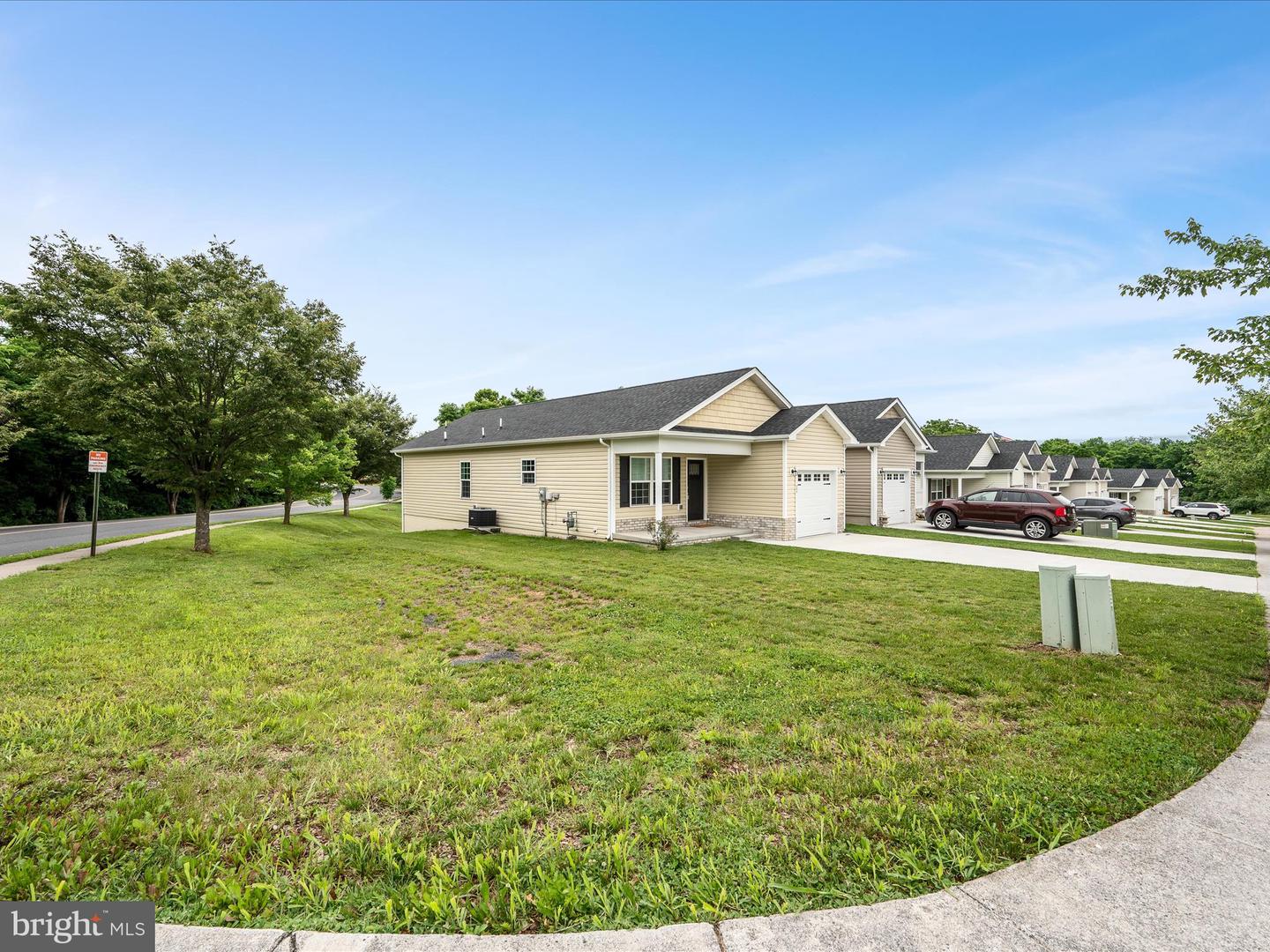 564 GREAT OAK CT, WOODSTOCK, Virginia 22664, 3 Bedrooms Bedrooms, ,2 BathroomsBathrooms,Residential,For sale,564 GREAT OAK CT,VASH2011752 MLS # VASH2011752