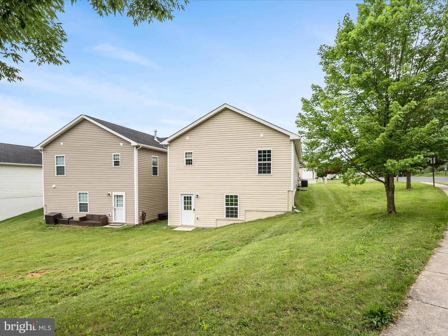 564 GREAT OAK CT, WOODSTOCK, Virginia 22664, 3 Bedrooms Bedrooms, ,2 BathroomsBathrooms,Residential,For sale,564 GREAT OAK CT,VASH2011752 MLS # VASH2011752