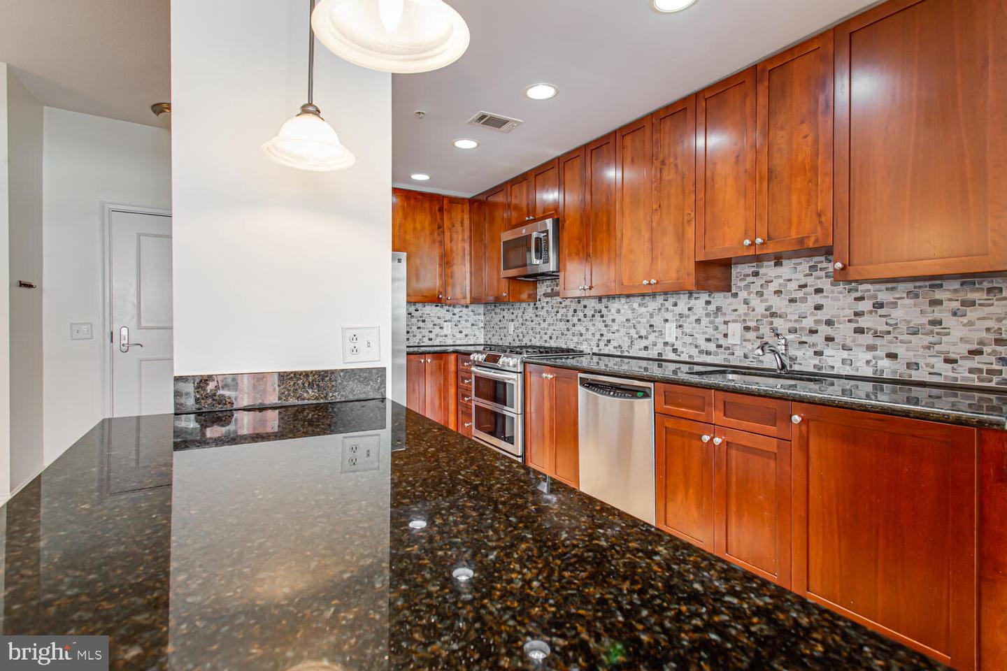 3650 S GLEBE RD #239, ARLINGTON, Virginia 22202, 2 Bedrooms Bedrooms, ,2 BathroomsBathrooms,Residential,For sale,3650 S GLEBE RD #239,VAAR2059548 MLS # VAAR2059548