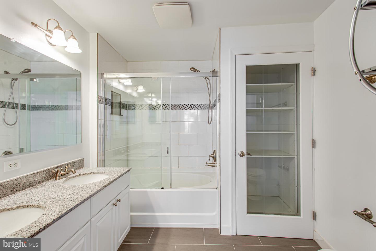 3650 S GLEBE RD #239, ARLINGTON, Virginia 22202, 2 Bedrooms Bedrooms, ,2 BathroomsBathrooms,Residential,For sale,3650 S GLEBE RD #239,VAAR2059548 MLS # VAAR2059548