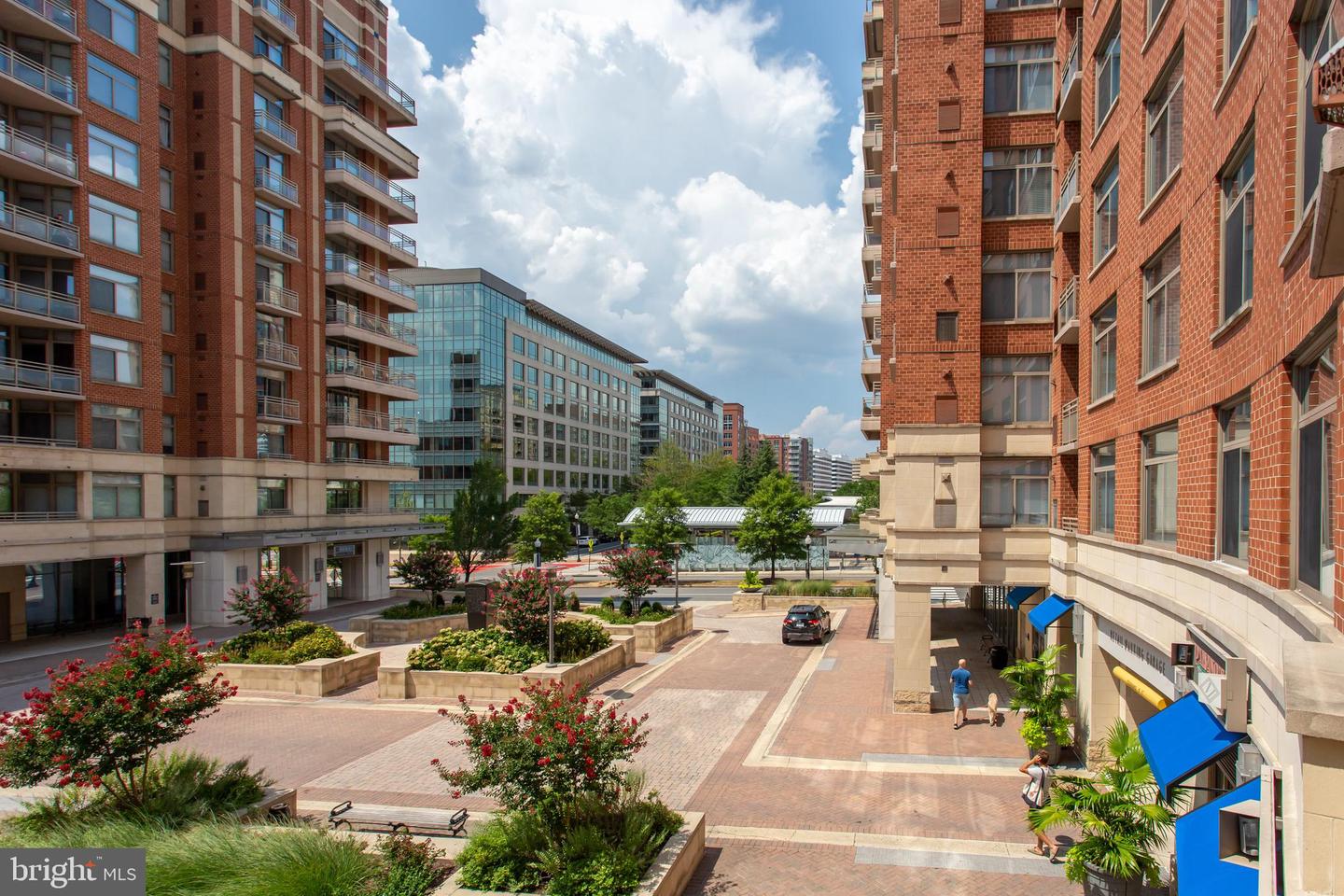 3650 S GLEBE RD #239, ARLINGTON, Virginia 22202, 2 Bedrooms Bedrooms, ,2 BathroomsBathrooms,Residential,For sale,3650 S GLEBE RD #239,VAAR2059548 MLS # VAAR2059548