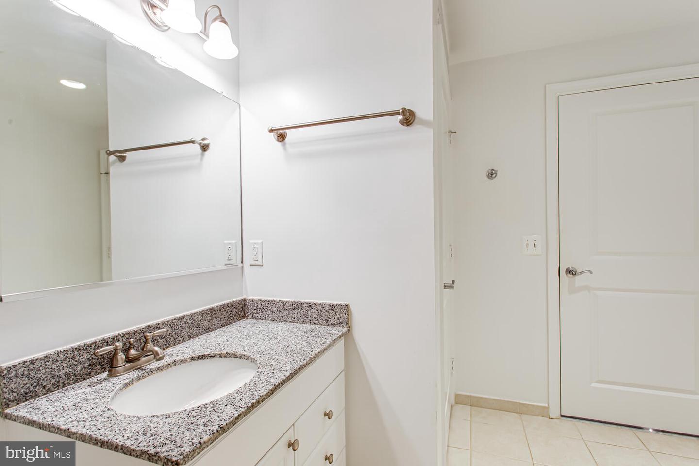 3650 S GLEBE RD #239, ARLINGTON, Virginia 22202, 2 Bedrooms Bedrooms, ,2 BathroomsBathrooms,Residential,For sale,3650 S GLEBE RD #239,VAAR2059548 MLS # VAAR2059548