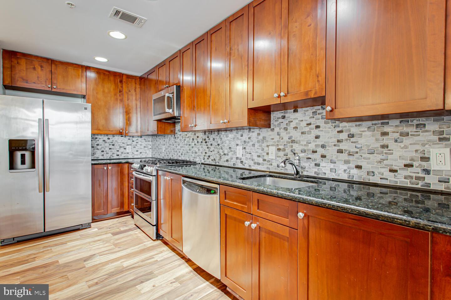 3650 S GLEBE RD #239, ARLINGTON, Virginia 22202, 2 Bedrooms Bedrooms, ,2 BathroomsBathrooms,Residential,For sale,3650 S GLEBE RD #239,VAAR2059548 MLS # VAAR2059548