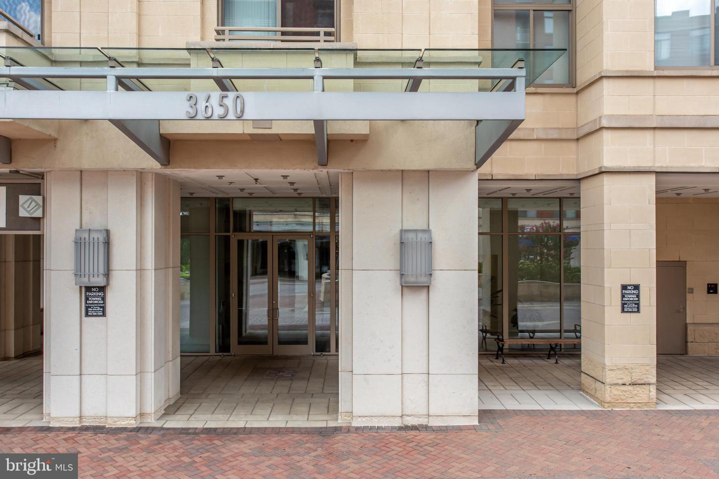 3650 S GLEBE RD #239, ARLINGTON, Virginia 22202, 2 Bedrooms Bedrooms, ,2 BathroomsBathrooms,Residential,For sale,3650 S GLEBE RD #239,VAAR2059548 MLS # VAAR2059548