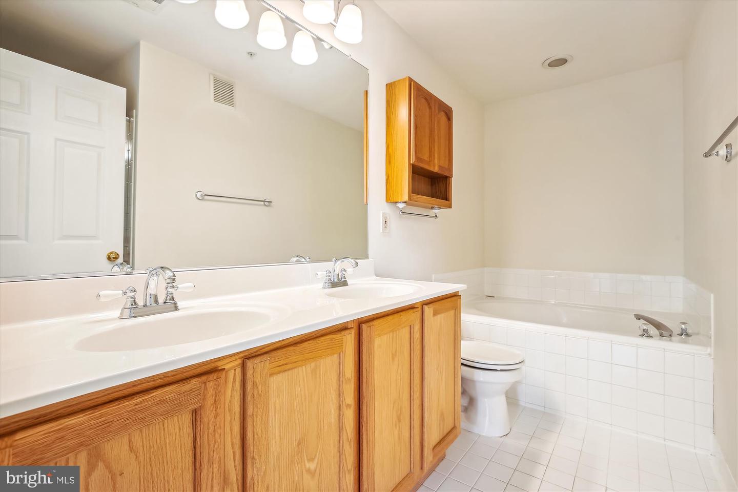 6119 MADISON CREST CT, FALLS CHURCH, Virginia 22041, 3 Bedrooms Bedrooms, ,2 BathroomsBathrooms,Residential,For sale,6119 MADISON CREST CT,VAFX2249176 MLS # VAFX2249176