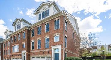 2082 HUTCHISON GROVE CT, FALLS CHURCH, Virginia 22043, 3 Bedrooms Bedrooms, ,3 BathroomsBathrooms,Residential,For sale,2082 HUTCHISON GROVE CT,VAFX2249186 MLS # VAFX2249186