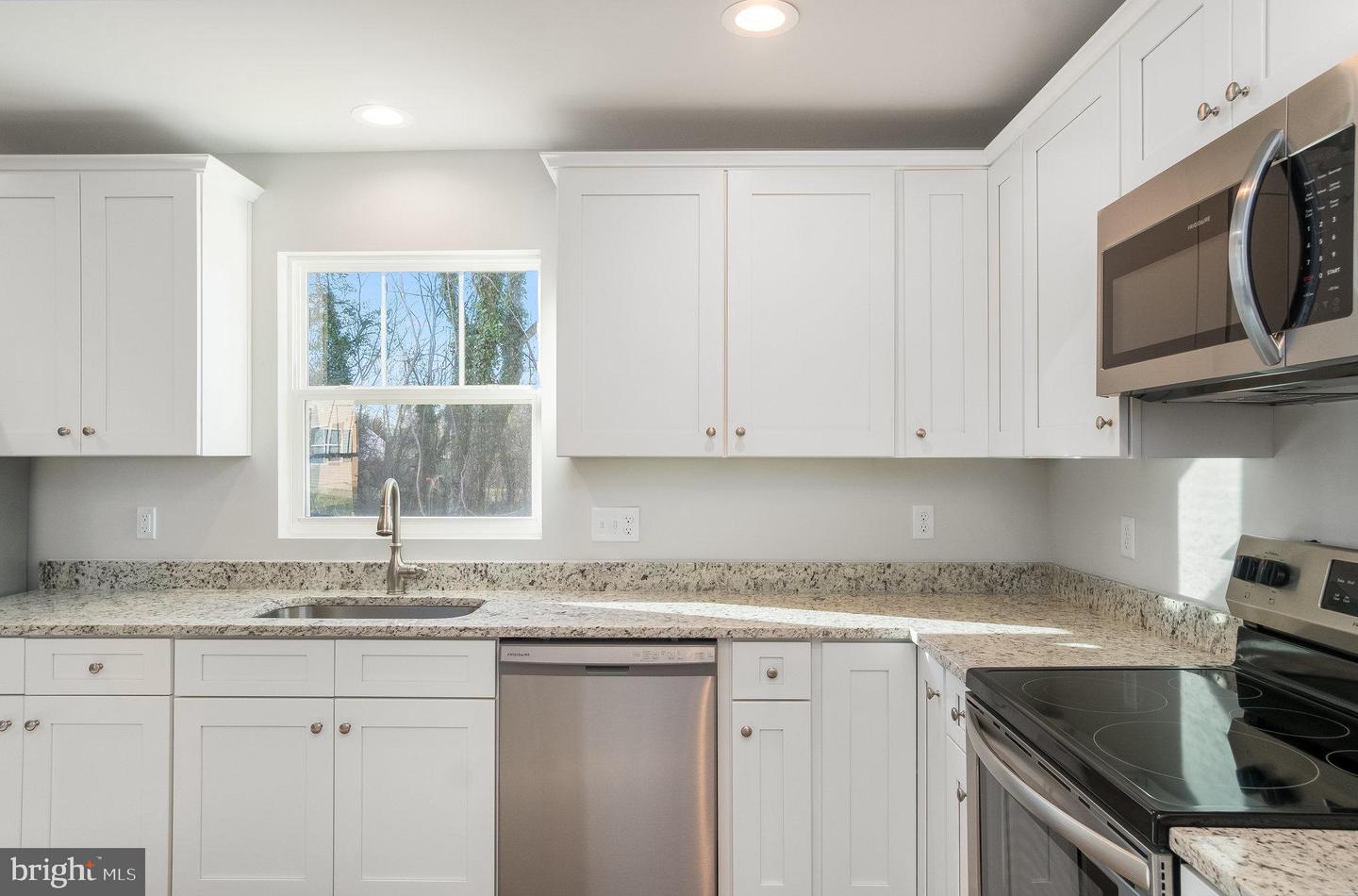 101 HOTCHKISS ST, FREDERICKSBURG, Virginia 22408, 4 Bedrooms Bedrooms, ,3 BathroomsBathrooms,Residential,For sale,101 HOTCHKISS ST,VASP2034092 MLS # VASP2034092