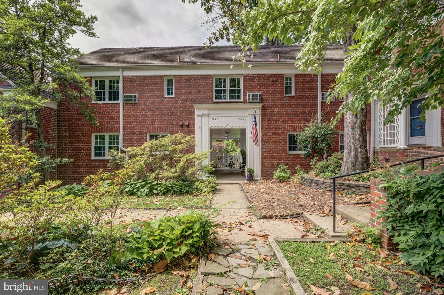 1628 MOUNT EAGLE PL, ALEXANDRIA, Virginia 22302, 3 Bedrooms Bedrooms, ,1 BathroomBathrooms,Residential,For sale,1628 MOUNT EAGLE PL,VAAX2046776 MLS # VAAX2046776