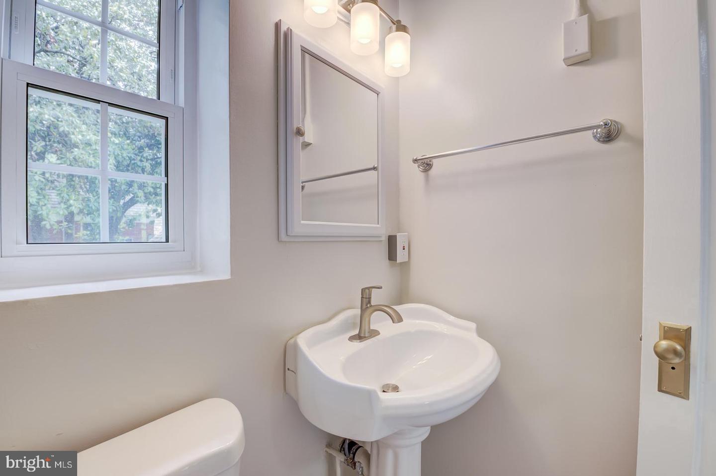 1628 MOUNT EAGLE PL, ALEXANDRIA, Virginia 22302, 3 Bedrooms Bedrooms, ,1 BathroomBathrooms,Residential,For sale,1628 MOUNT EAGLE PL,VAAX2046776 MLS # VAAX2046776