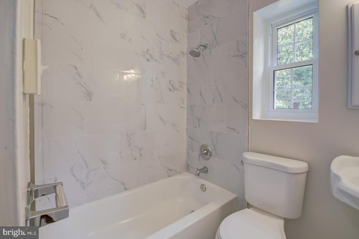 1628 MOUNT EAGLE PL, ALEXANDRIA, Virginia 22302, 3 Bedrooms Bedrooms, ,1 BathroomBathrooms,Residential,For sale,1628 MOUNT EAGLE PL,VAAX2046776 MLS # VAAX2046776