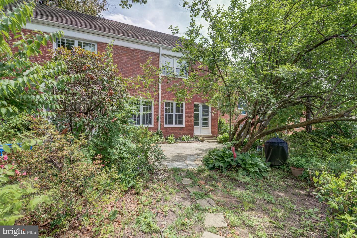 1628 MOUNT EAGLE PL, ALEXANDRIA, Virginia 22302, 3 Bedrooms Bedrooms, ,1 BathroomBathrooms,Residential,For sale,1628 MOUNT EAGLE PL,VAAX2046776 MLS # VAAX2046776