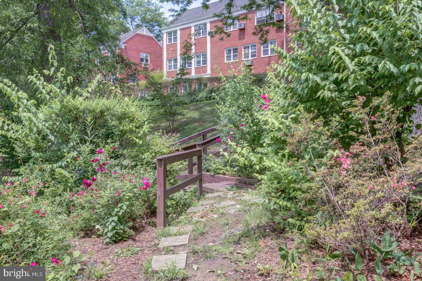 1628 MOUNT EAGLE PL, ALEXANDRIA, Virginia 22302, 3 Bedrooms Bedrooms, ,1 BathroomBathrooms,Residential,For sale,1628 MOUNT EAGLE PL,VAAX2046776 MLS # VAAX2046776