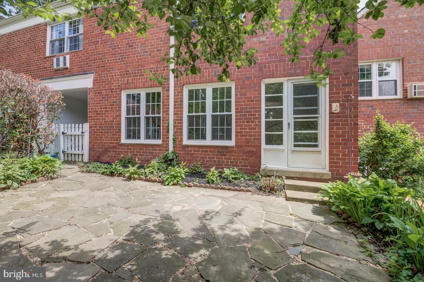 1628 MOUNT EAGLE PL, ALEXANDRIA, Virginia 22302, 3 Bedrooms Bedrooms, ,1 BathroomBathrooms,Residential,For sale,1628 MOUNT EAGLE PL,VAAX2046776 MLS # VAAX2046776