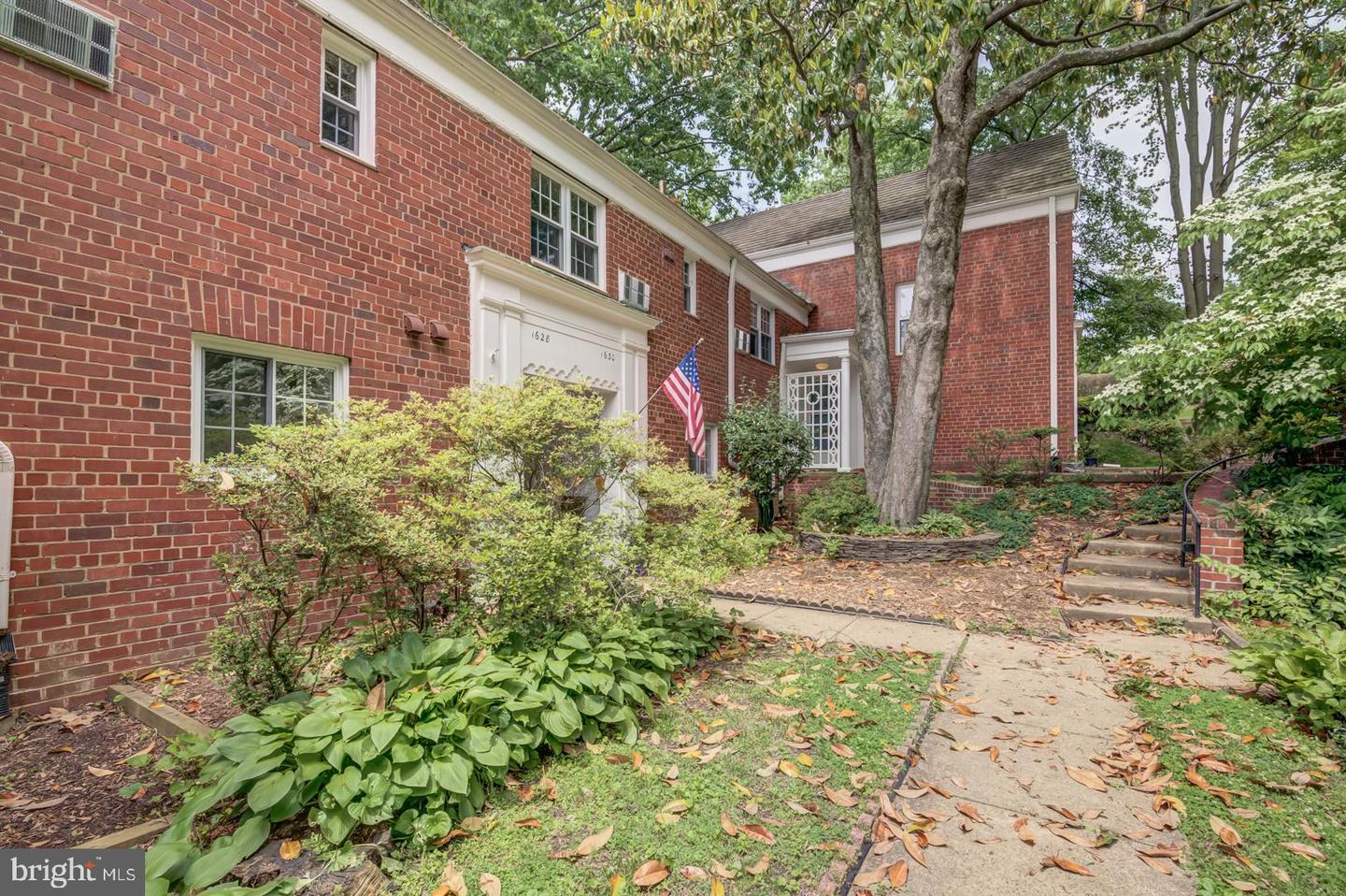 1628 MOUNT EAGLE PL, ALEXANDRIA, Virginia 22302, 3 Bedrooms Bedrooms, ,1 BathroomBathrooms,Residential,For sale,1628 MOUNT EAGLE PL,VAAX2046776 MLS # VAAX2046776