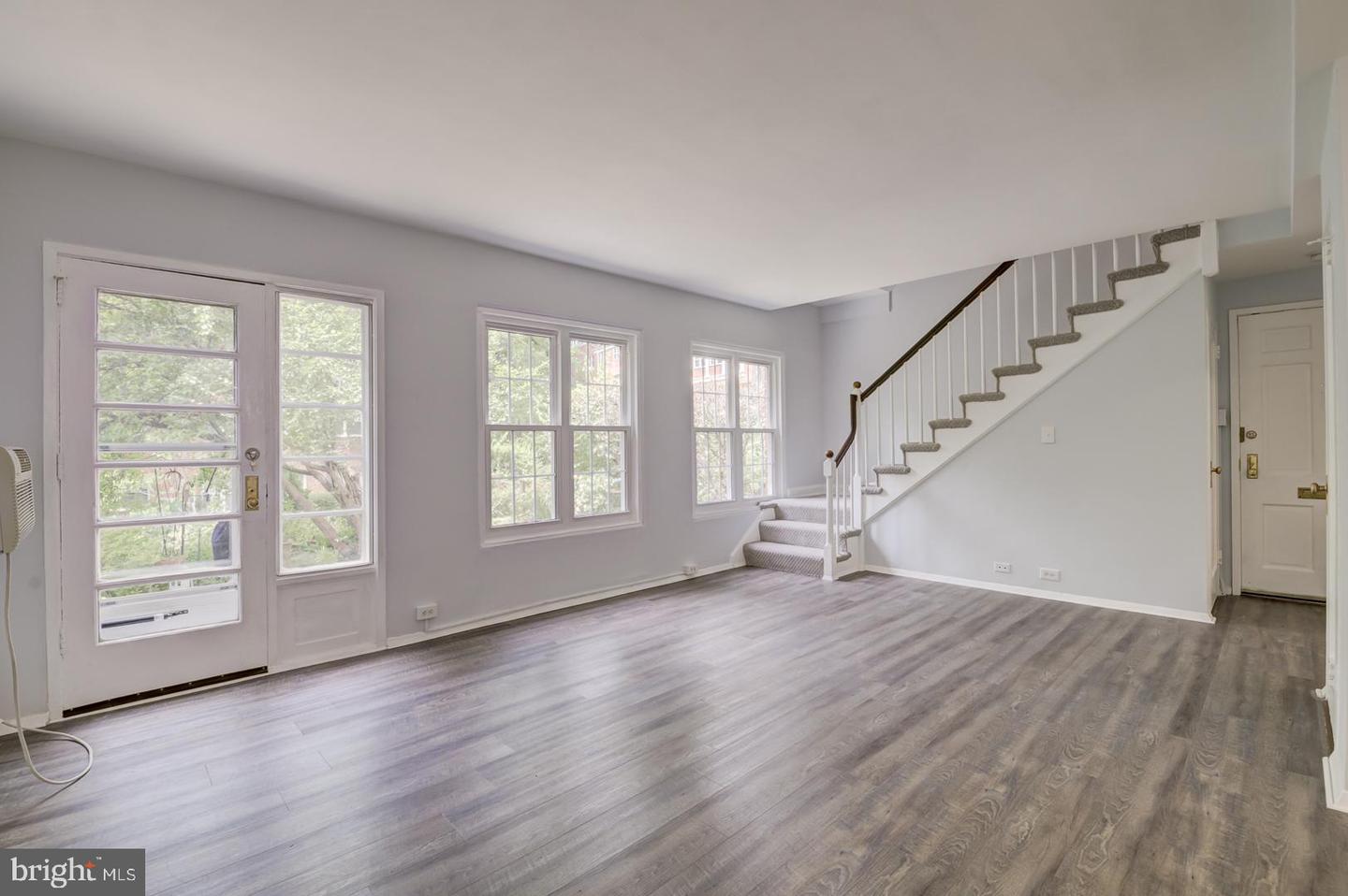 1628 MOUNT EAGLE PL, ALEXANDRIA, Virginia 22302, 3 Bedrooms Bedrooms, ,1 BathroomBathrooms,Residential,For sale,1628 MOUNT EAGLE PL,VAAX2046776 MLS # VAAX2046776