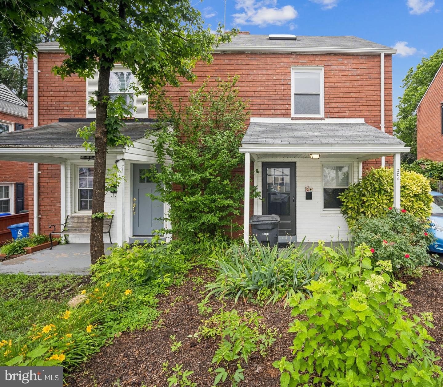 304 S VEITCH ST, ARLINGTON, Virginia 22204, 2 Bedrooms Bedrooms, ,2 BathroomsBathrooms,Residential,For sale,304 S VEITCH ST,VAAR2059578 MLS # VAAR2059578