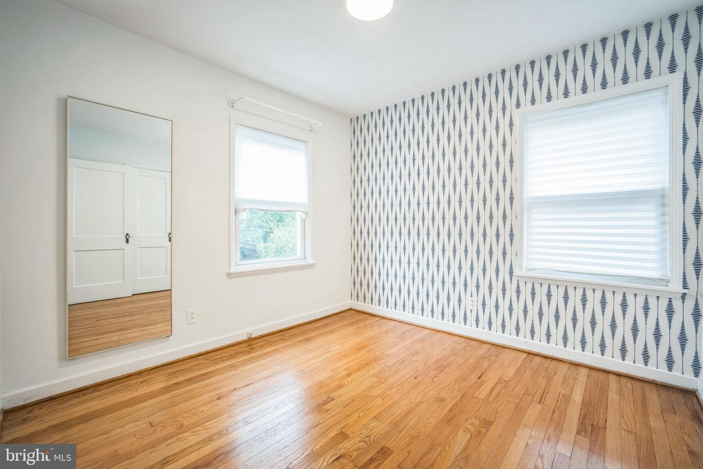 304 S VEITCH ST, ARLINGTON, Virginia 22204, 2 Bedrooms Bedrooms, ,2 BathroomsBathrooms,Residential,For sale,304 S VEITCH ST,VAAR2059578 MLS # VAAR2059578